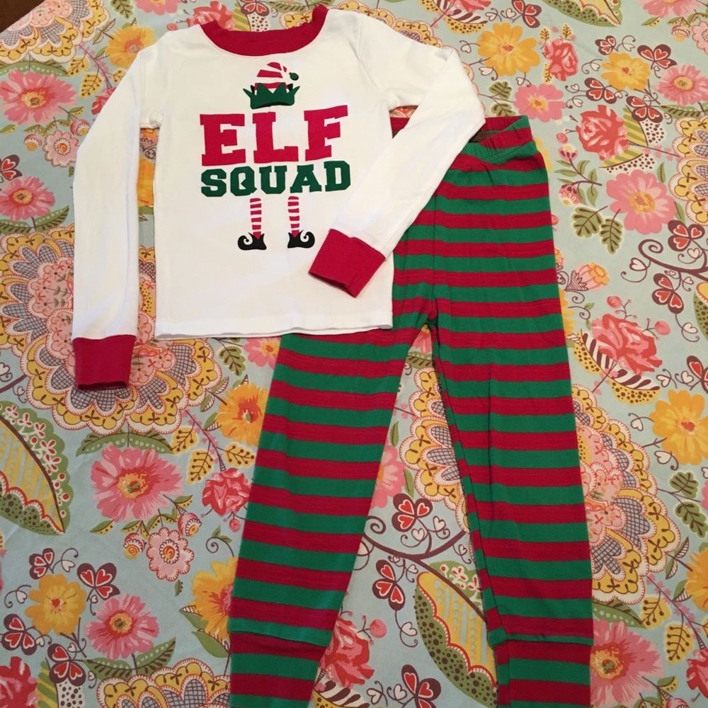 3/25$ Children’s Place snug pyjamas. Size 4